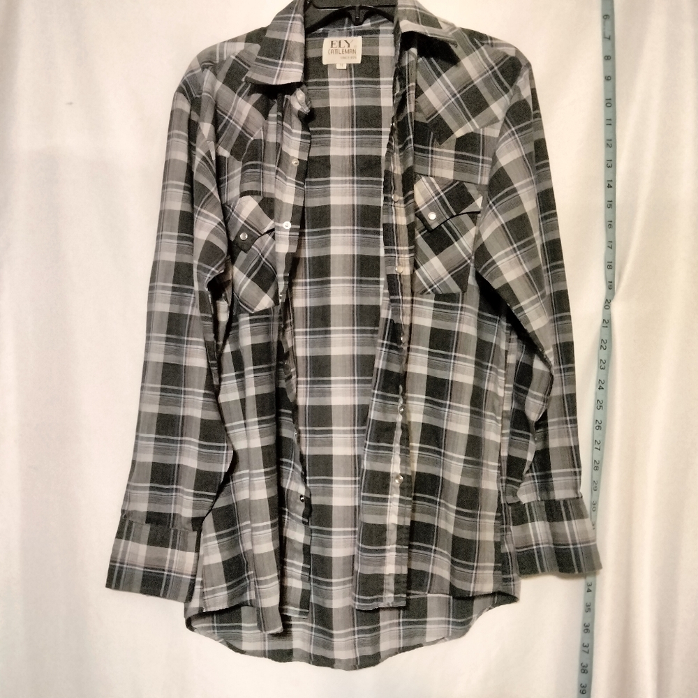 Ely Cattleman plaid white and black button up with red and blue detail sz M